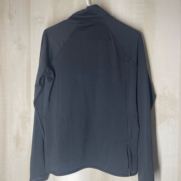 Under Armour black 1/2 zip long sleeve pullover, size medium - Picture 13 of 13